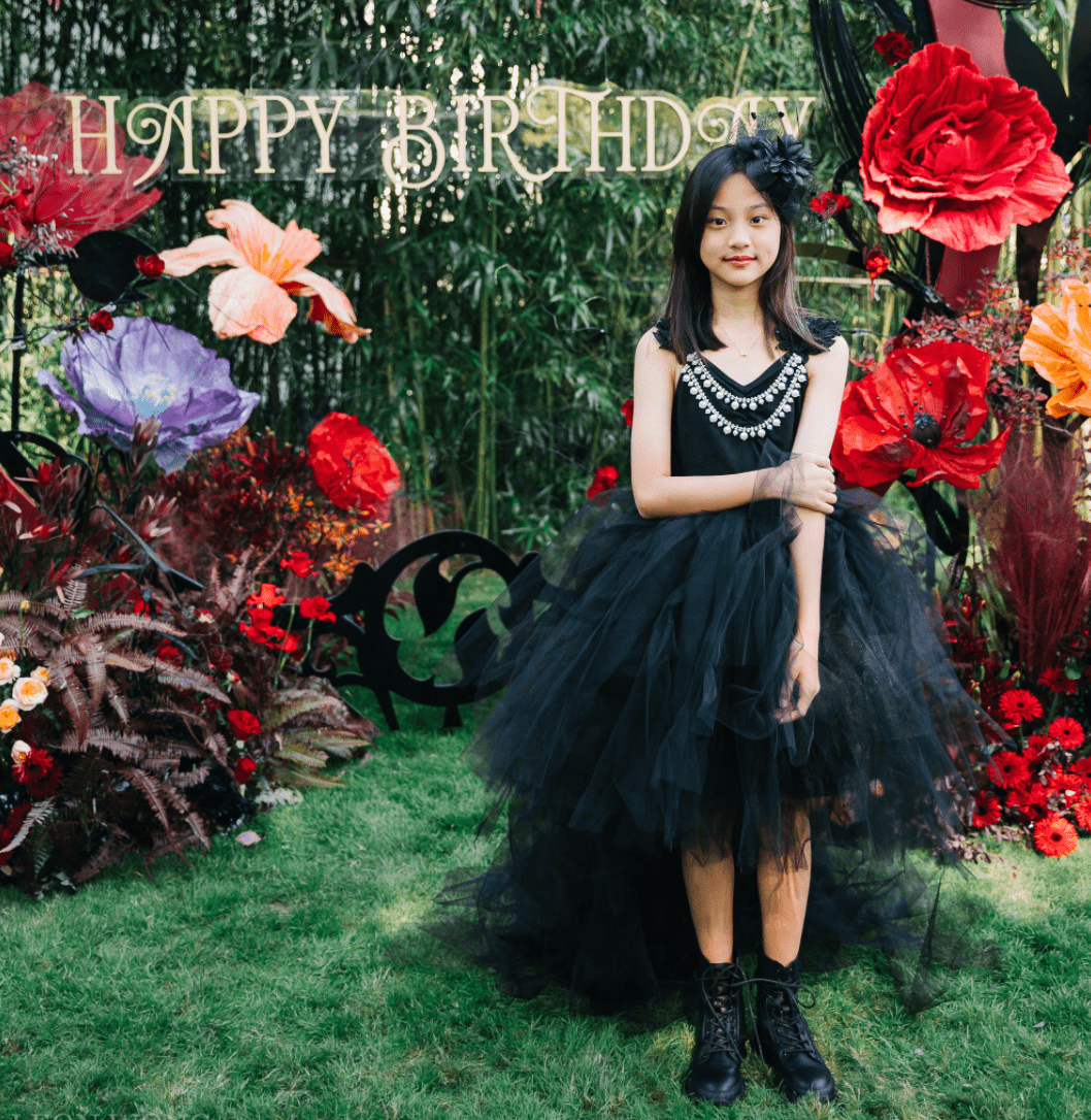 李小璐分享为女儿甜馨庆祝11岁生日的温馨画面！ 李小璐贾乃亮离婚后首晒全家福(图5)