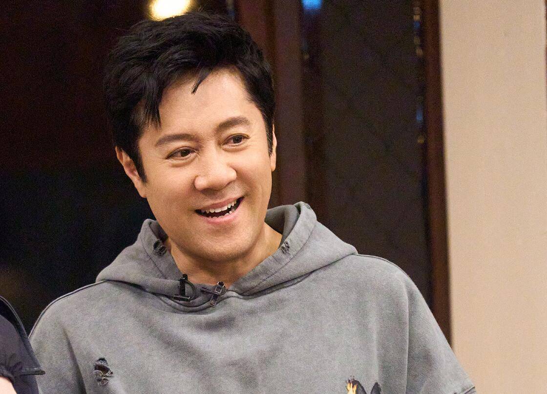 如果要说什么综艺最好看，那必须得是芒果的《浪姐》和《披哥》(图3)