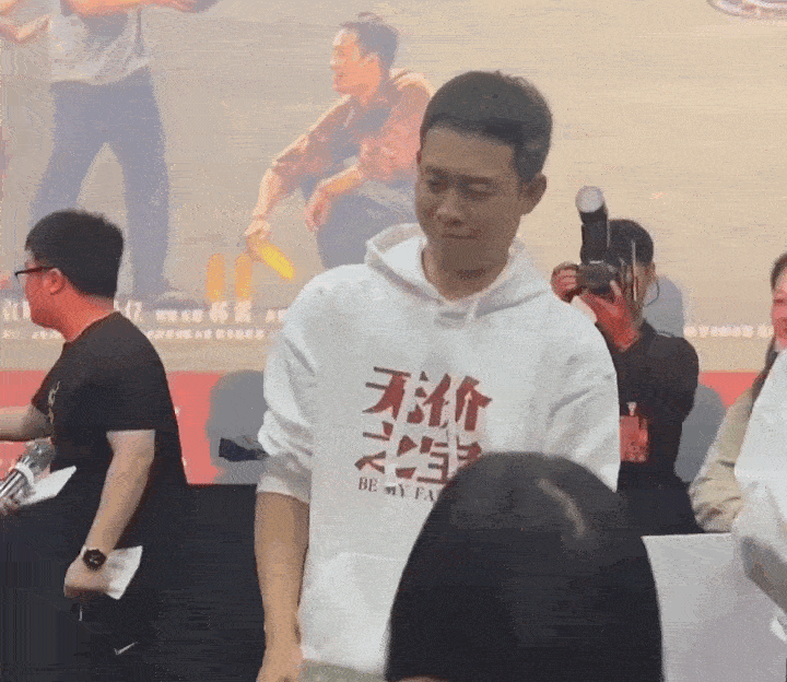 没想到播出快一年的《狂飙》又屠了一个活动的奖项 尖叫之夜 《狂飚》拿下年度剧王(图5)