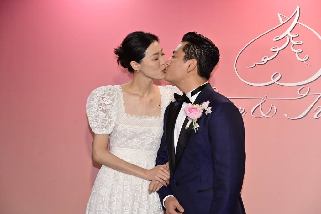 70岁的张艾嘉荣升“婆婆”，儿子王令尘与相恋7年的29岁内地超模游天翼举办盛大婚礼(图7)